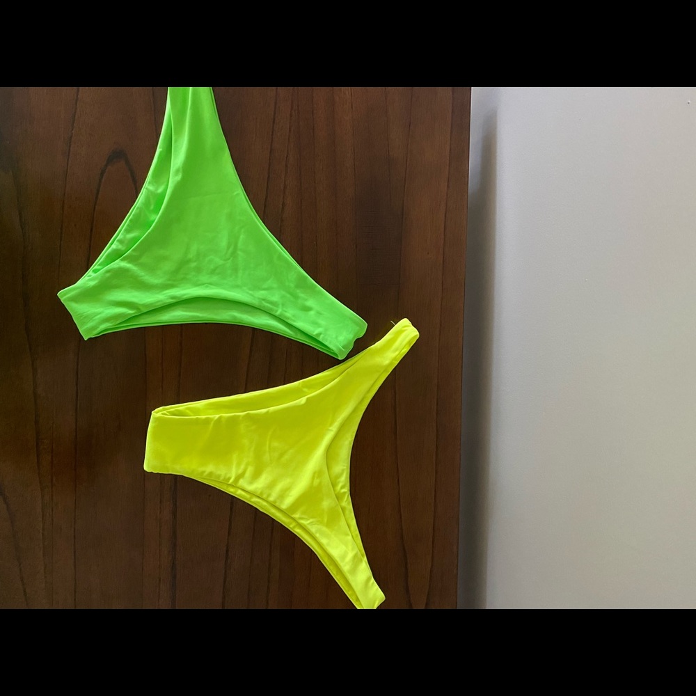 2 bikini bottoms